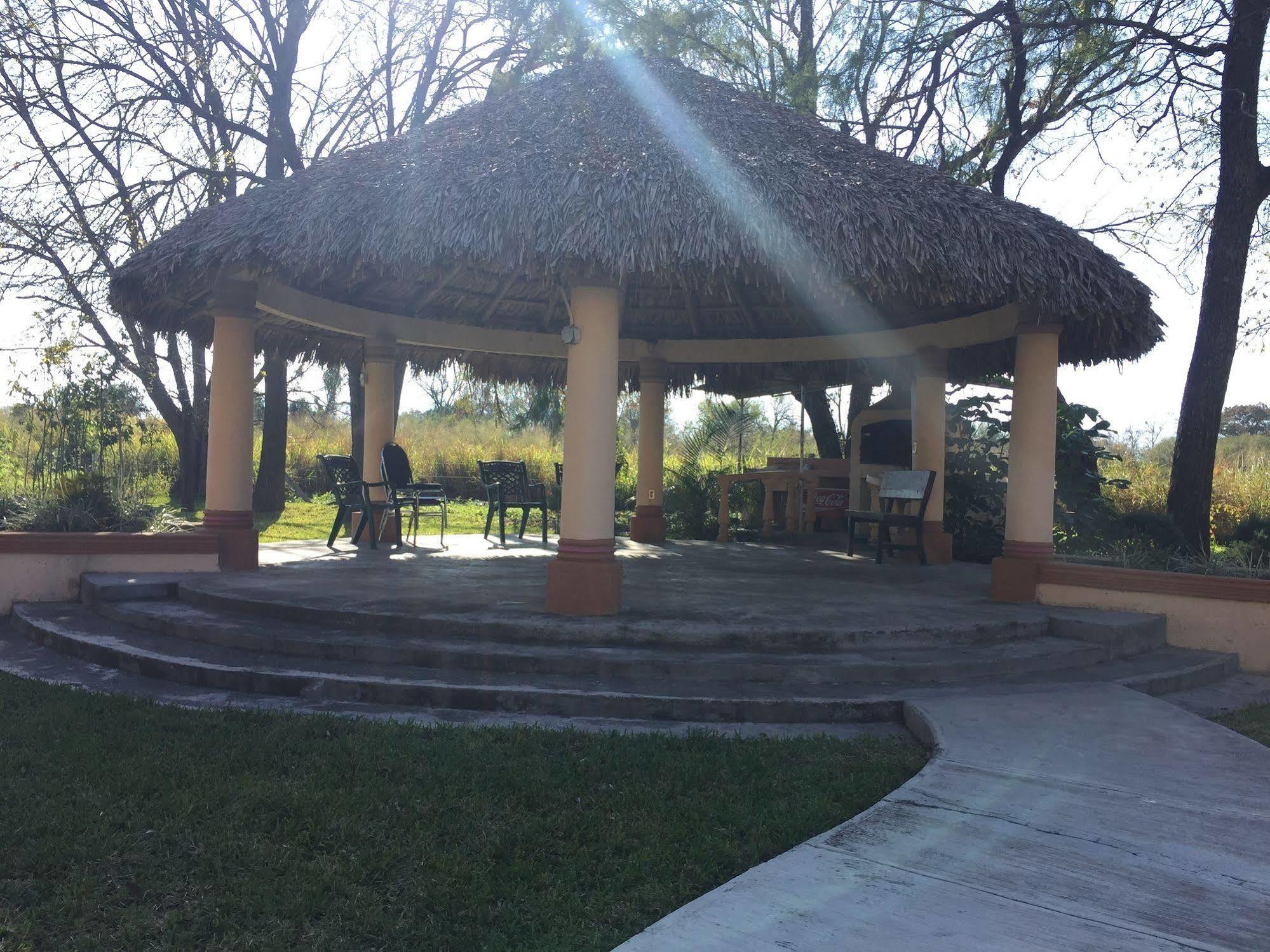 فندق بيست ويسترن بازاريل إن Montemorelos المظهر الخارجي الصورة